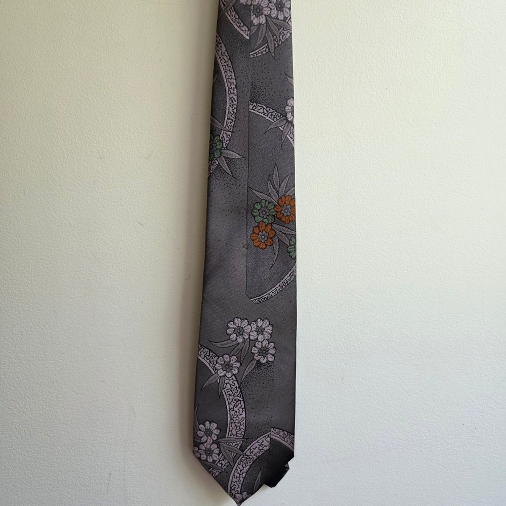 Vintage Wembley Mens Silk Necktie 70s Grey Floral‎ Geometric Pattern Formal Tie